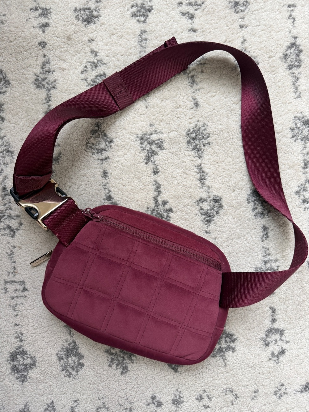 Lululemon Limited Edition Velour Quilted Burgundy Belt Bag with Gold Accent - Picture 5 of 13